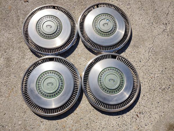 Old Car Laurel Wheel Cover Set of 4 Used S/Steel 21cm/8.3in | Japanpricenet