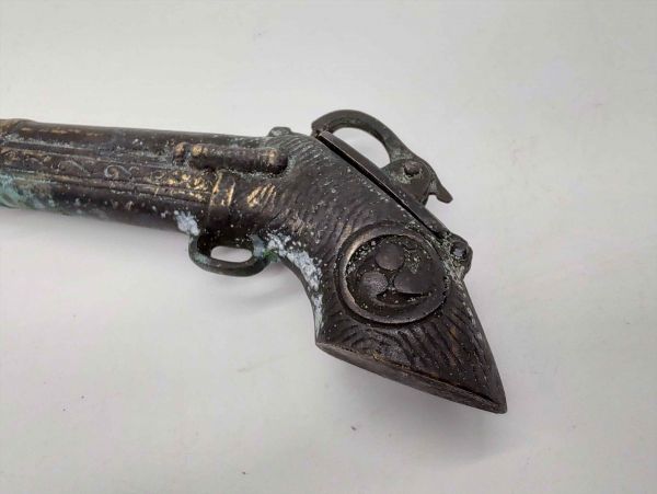 Antique Brass Matchlock Handgun Left Triskelion, Vintage Imitation Gun, Used | Japanpricenet